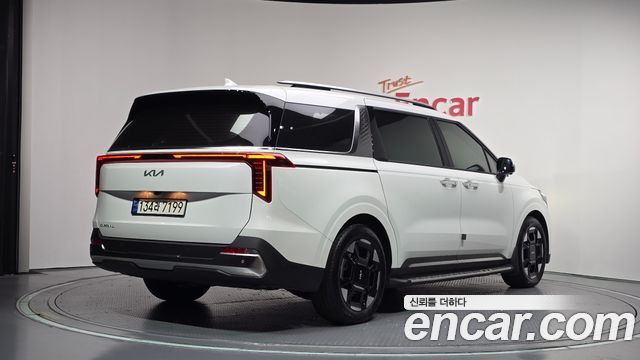 Kia Canival 2025 — photo 2