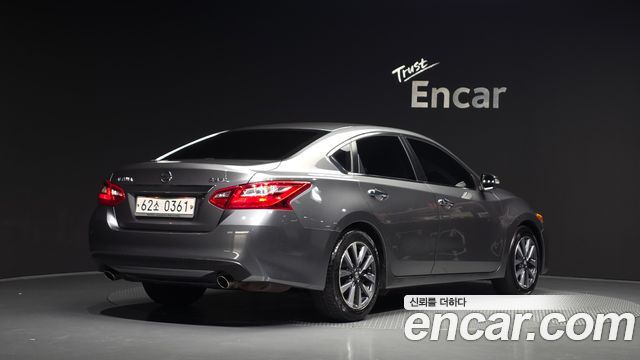 Nissan Altima 2017 — photo 2