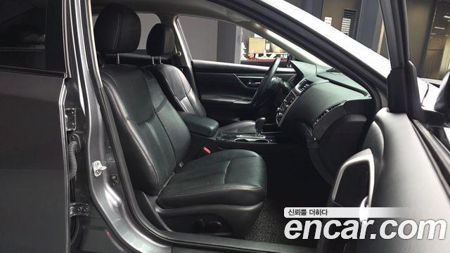 Nissan Altima 2017 — photo 17