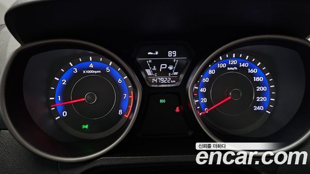 Hyundai AVANTE 2015 — photo 11