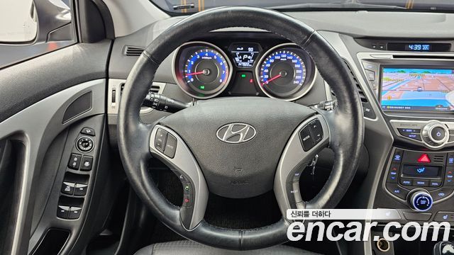 Hyundai AVANTE 2015 — photo 19