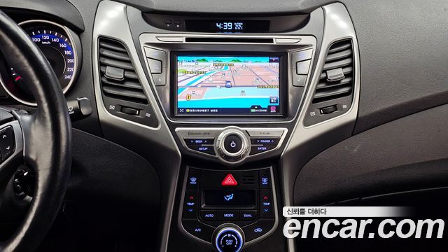 Hyundai AVANTE 2015 — photo 20