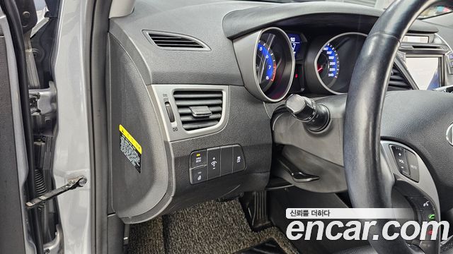 Hyundai AVANTE 2015 — photo 24