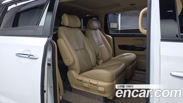 Kia Canival 2019 — photo 18