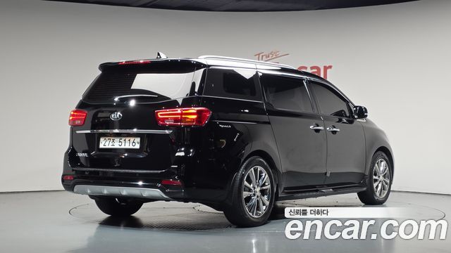 Kia Canival 2019 — photo 2