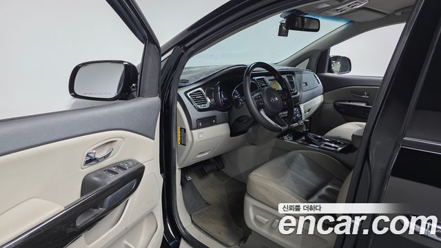 Kia Canival 2019 — photo 13