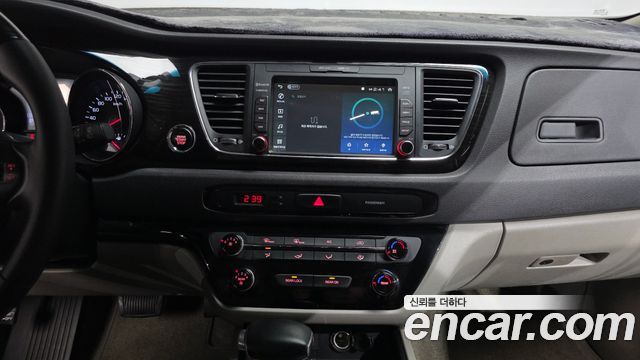 Kia Canival 2019 — photo 20