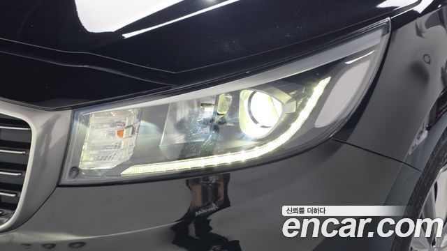 Kia Canival 2019 — photo 8