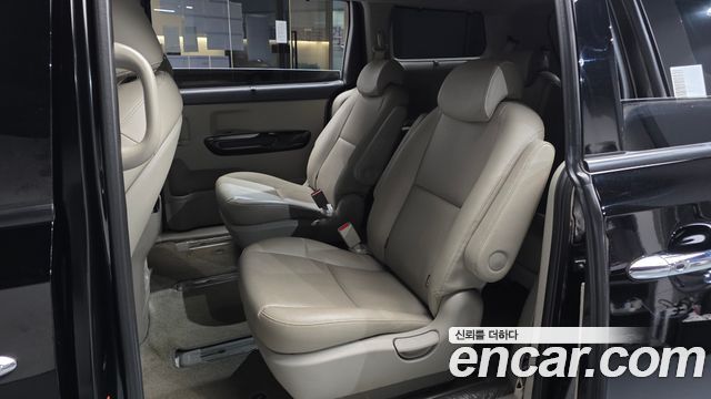 Kia Canival 2019 — photo 16