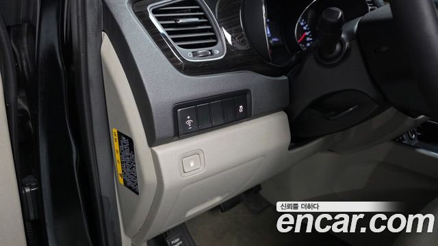 Kia Canival 2019 — photo 27