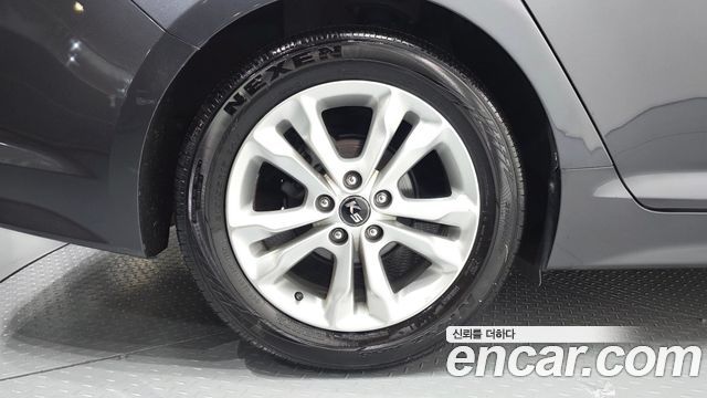 Kia K5 2012 — photo 7