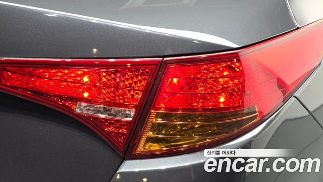 Kia K5 2012 — photo 9
