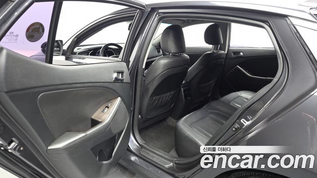 Kia K5 2012 — photo 16