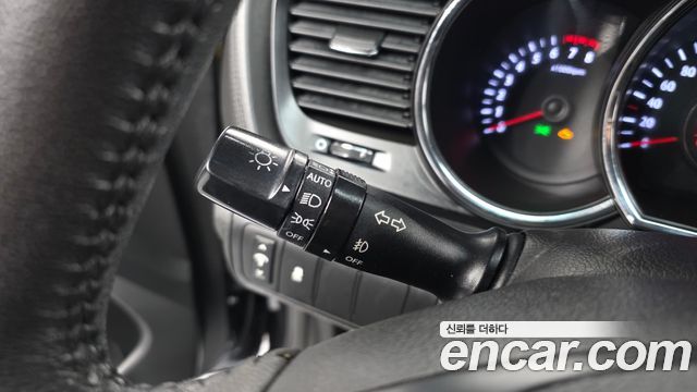 Kia K5 2012 — photo 27