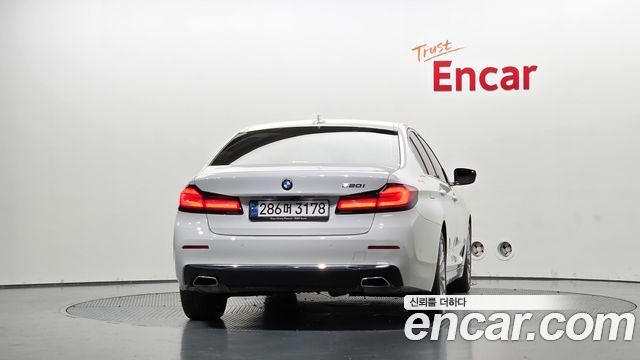 BMW 5-Series 2023 — photo 4