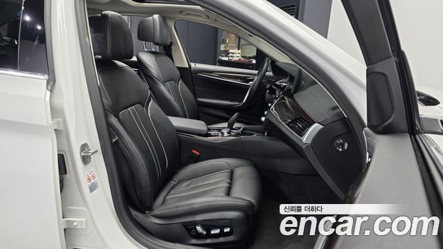 BMW 5-Series 2023 — photo 17
