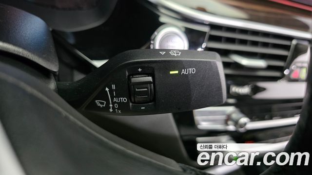BMW 5-Series 2023 — photo 28