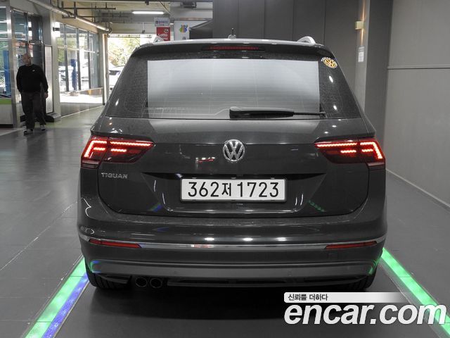 Volkswagen Tiguan 2018 — photo 4