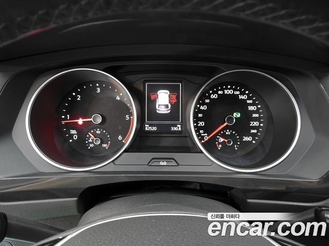 Volkswagen Tiguan 2018 — photo 8