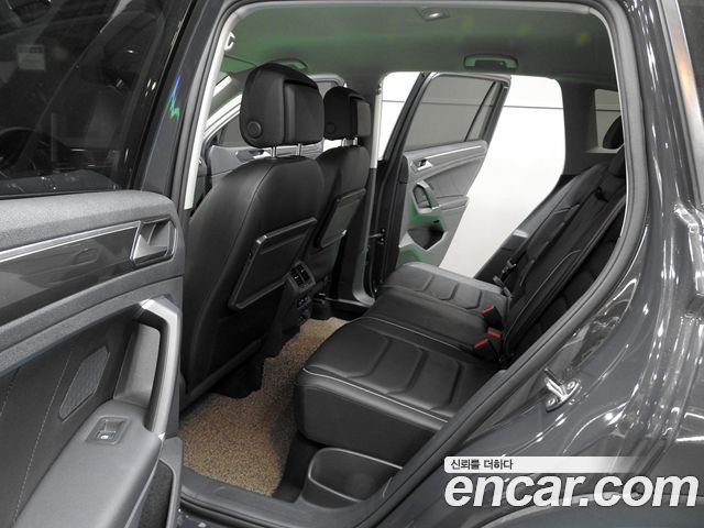 Volkswagen Tiguan 2018 — photo 10