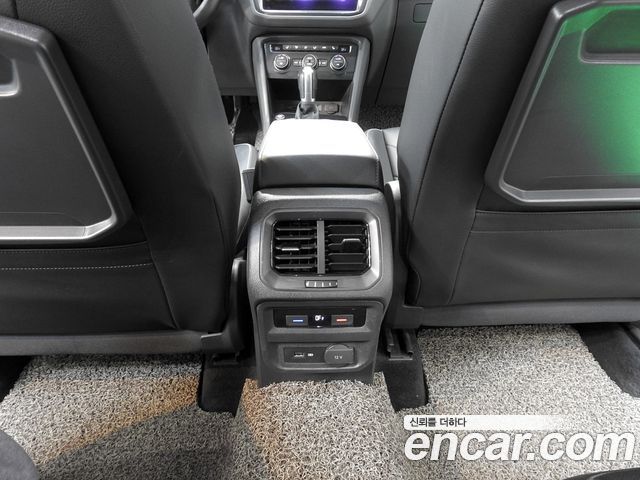 Volkswagen Tiguan 2018 — photo 13