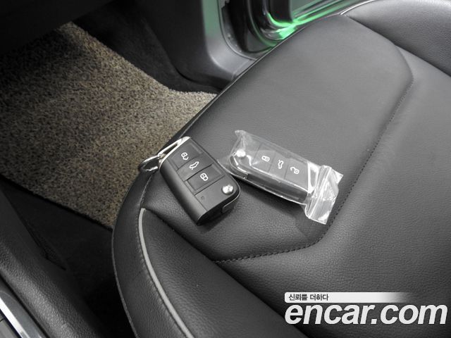 Volkswagen Tiguan 2018 — photo 16