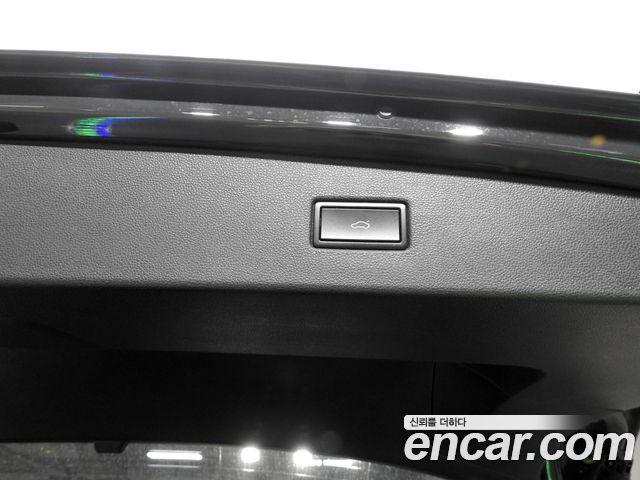 Volkswagen Tiguan 2018 — photo 17