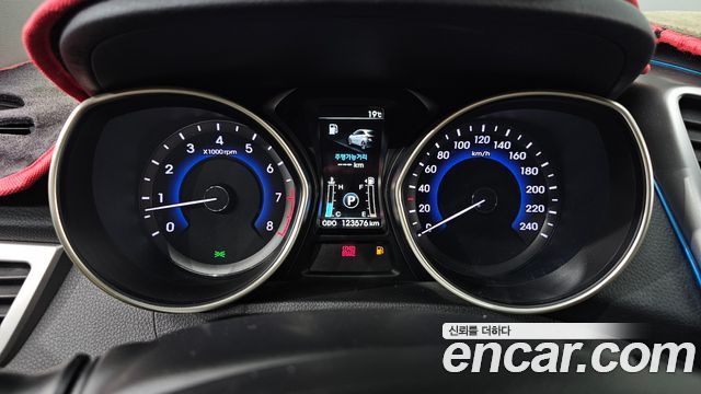 Hyundai i30 2014 — photo 8