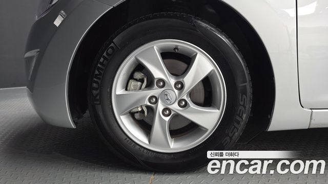 Hyundai AVANTE 2013 — photo 5