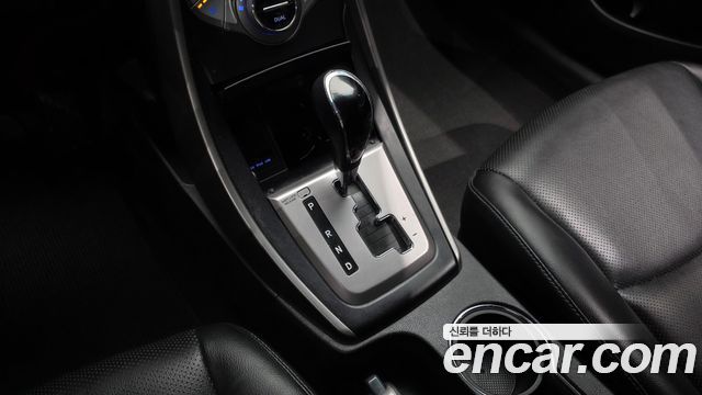 Hyundai AVANTE 2013 — photo 9