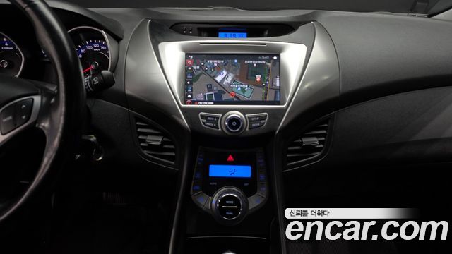Hyundai AVANTE 2013 — photo 14