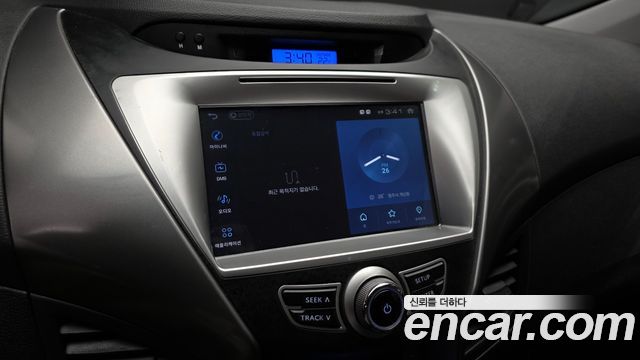 Hyundai AVANTE 2013 — photo 16