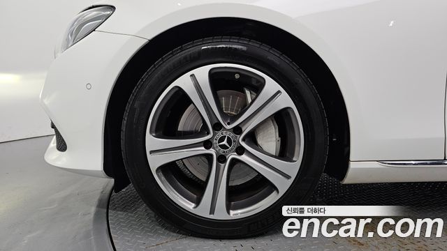 Mercedes-Benz E-Class 2018 — photo 5
