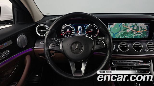Mercedes-Benz E-Class 2018 — photo 19