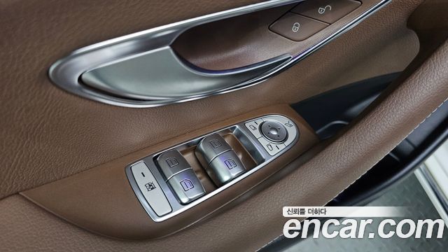 Mercedes-Benz E-Class 2018 — photo 24