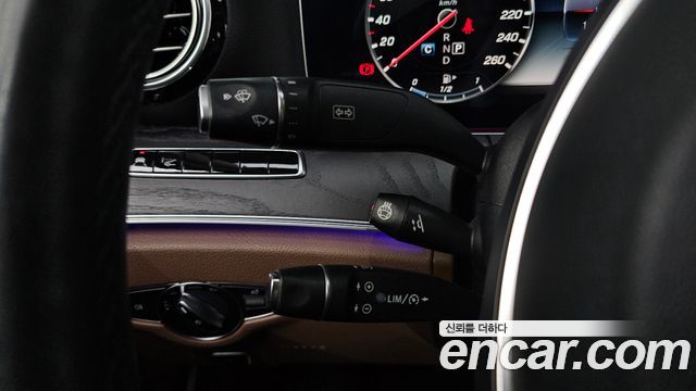Mercedes-Benz E-Class 2018 — photo 27