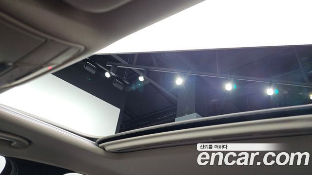 Mercedes-Benz E-Class 2018 — photo 30