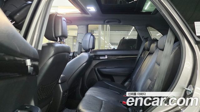 Kia Sorento 2010 — photo 8