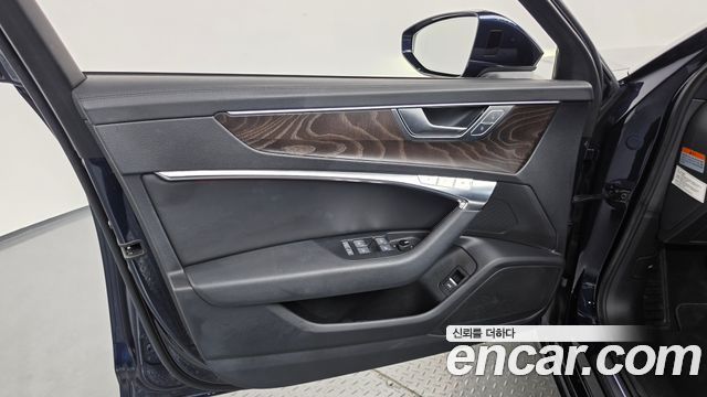 Audi A6 2021 — photo 14