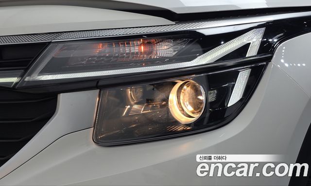 Kia Seltos 2023 — photo 8