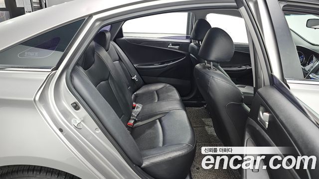 Hyundai Sonata 2012 — photo 11