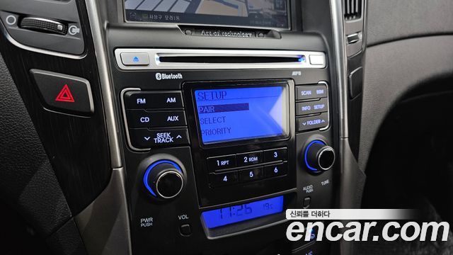 Hyundai Sonata 2012 — photo 16