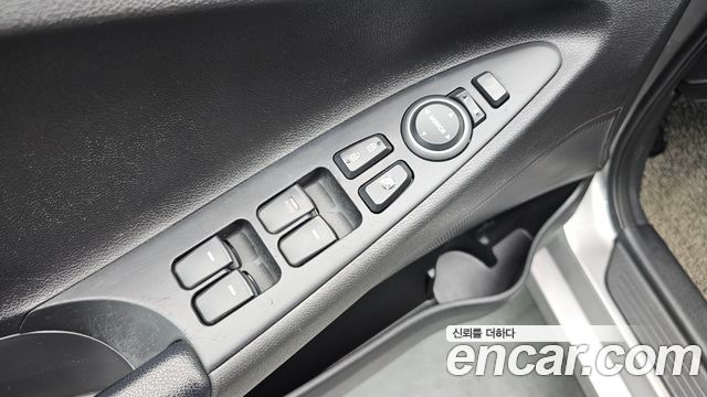 Hyundai Sonata 2012 — photo 18