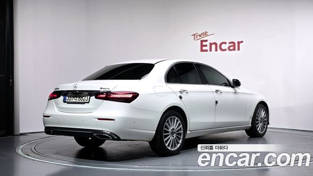 Mercedes-Benz E-Class 2021 — photo 2