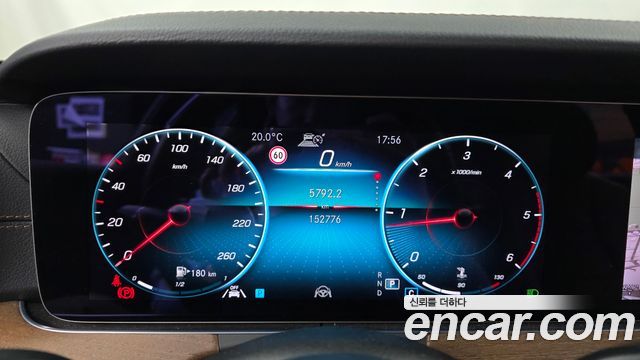 Mercedes-Benz E-Class 2021 — photo 8