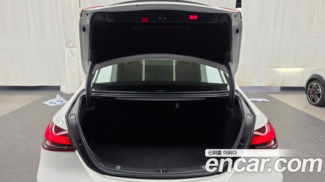 Mercedes-Benz E-Class 2021 — photo 20