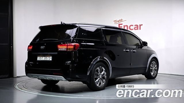 Kia Canival 2016 — photo 2