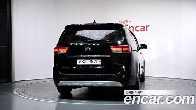 Kia Canival 2016 — photo 4