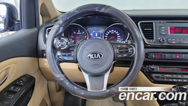 Kia Canival 2016 — photo 18