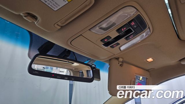 Kia Canival 2016 — photo 24
